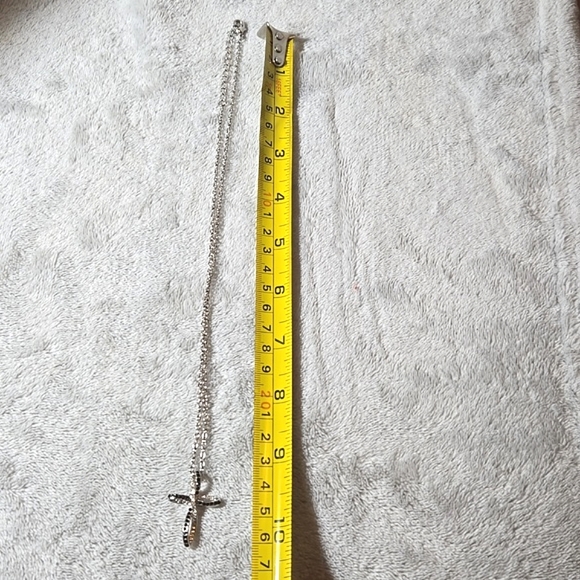 #300 Silver tone cross necklece - Picture 4 of 4